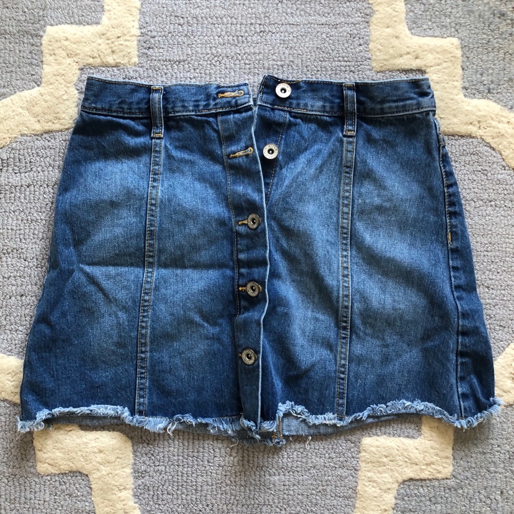 Jean skirt with buttons